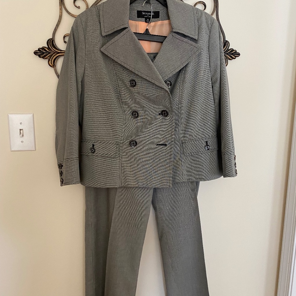 Larry Levine SIGNATURE Pantsuit